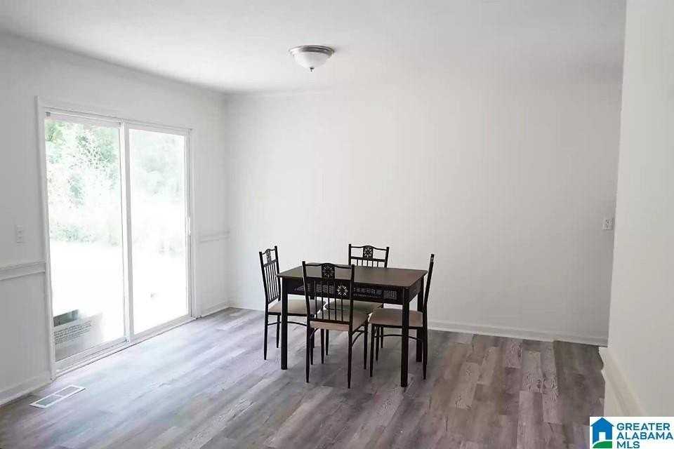 5010 Darlene Dr - Photo 7 of 15