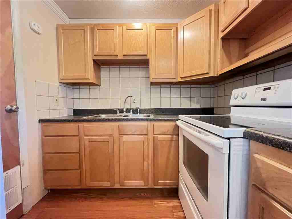 520 Etna Rd #A - Photo 7 of 25