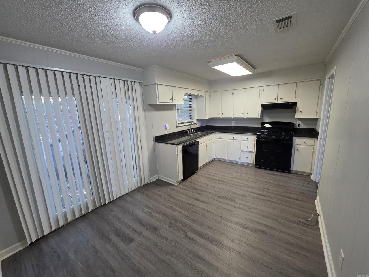 33 Sagewood Ct - Photo 7 of 16
