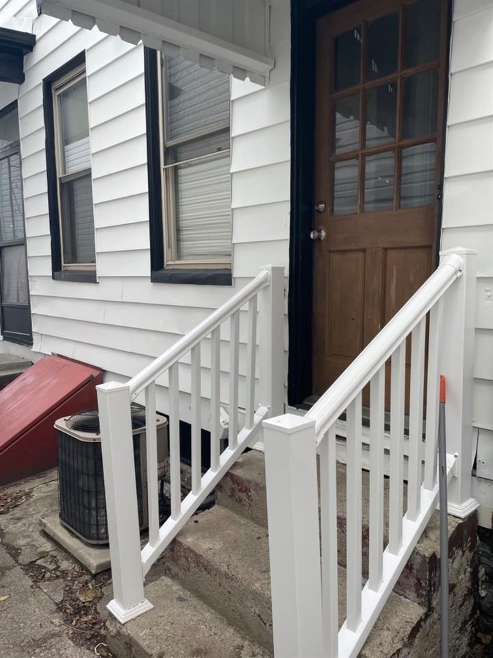 2242 Victor St - Photo 2 of 12
