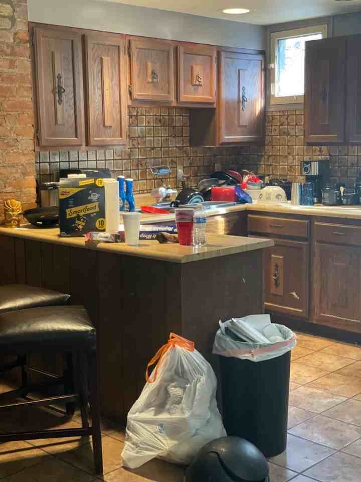 2242 Victor St - Photo 6 of 12