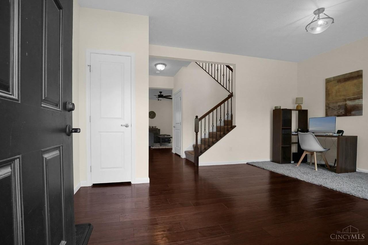 6468 Holly Ln - Photo 4 of 30