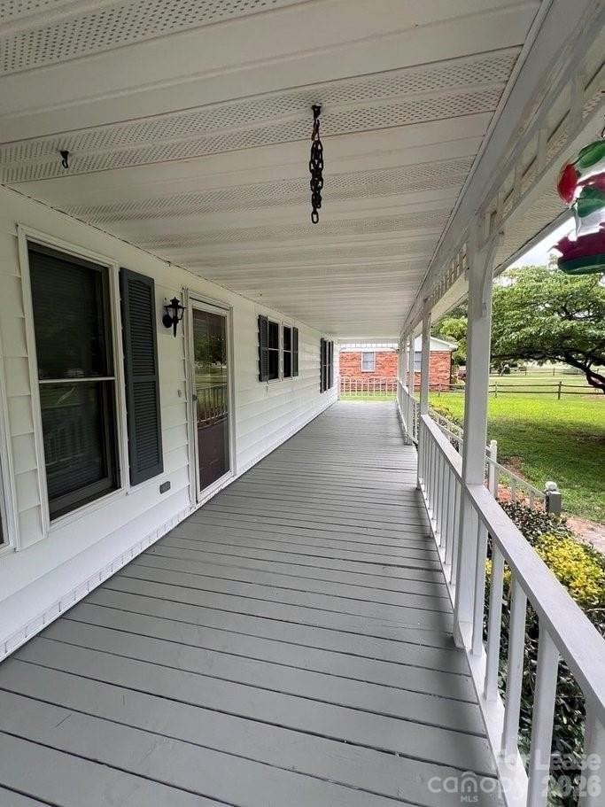 144 Mountain View Rd - Photo 4 of 33