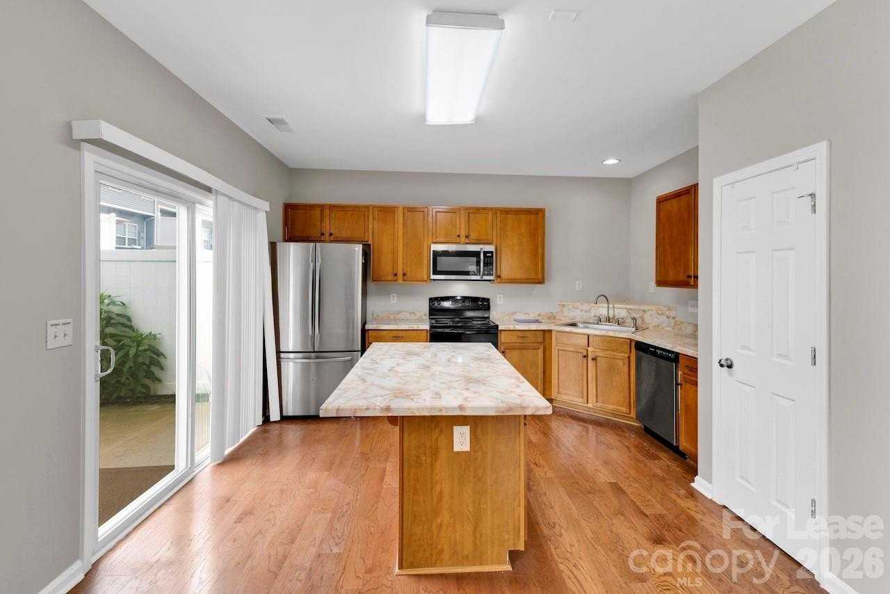 10350 Stineway Ct - Photo 3 of 19