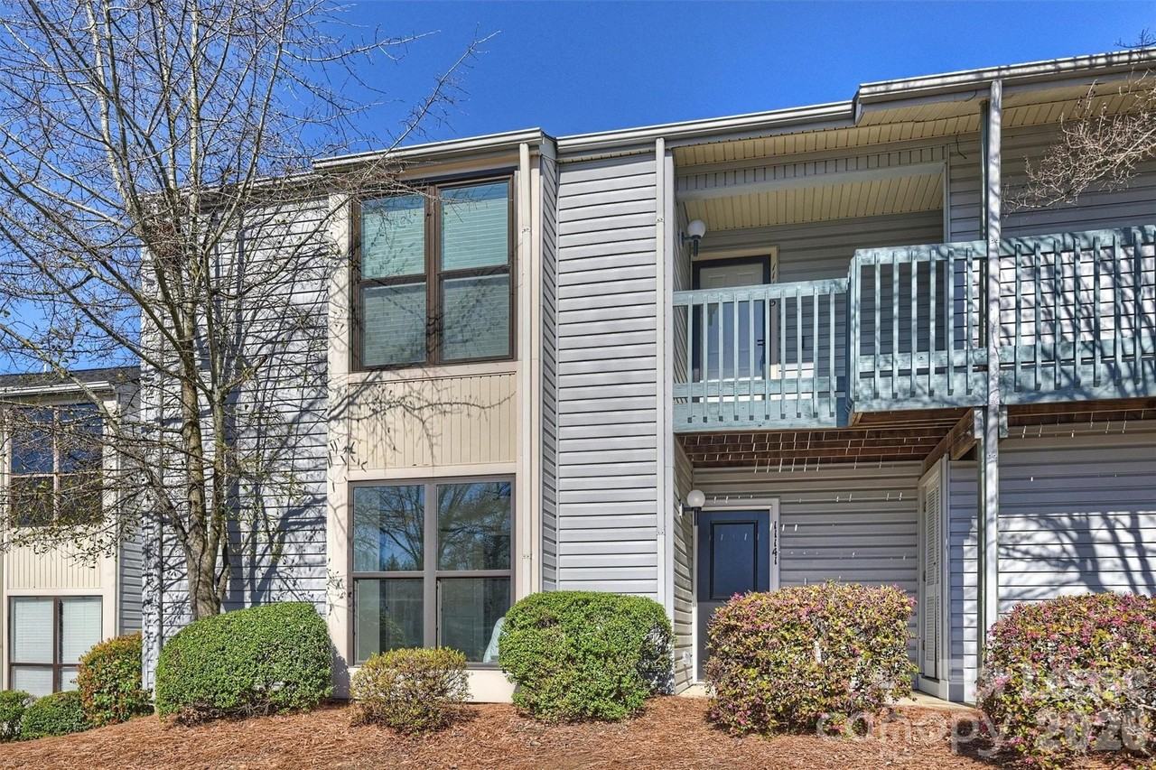 11141 Harrowfield Rd - Photo 2 of 31