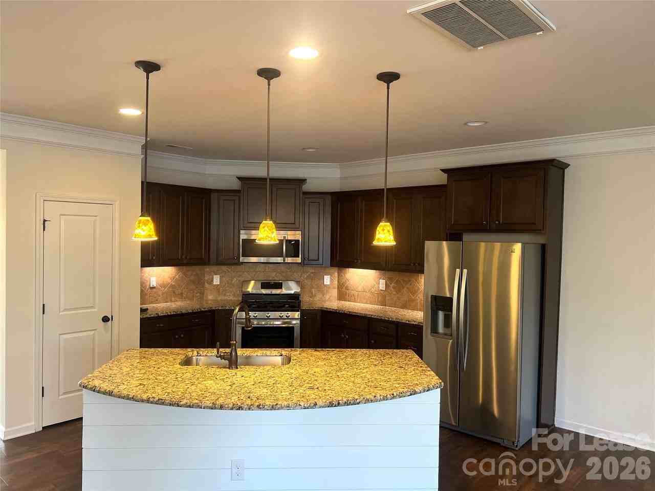13259 Savannah Point Dr - Photo 2 of 17
