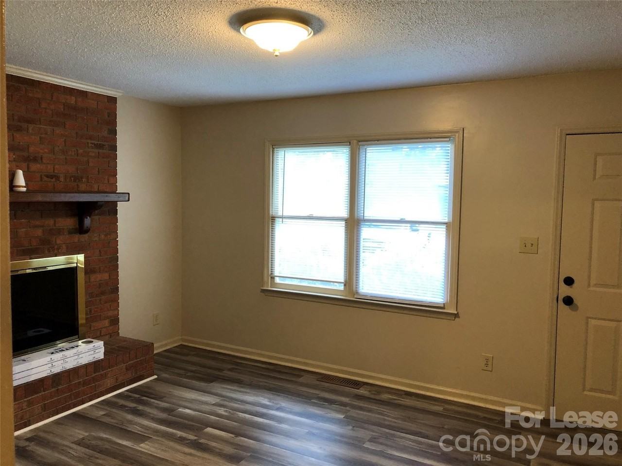3009 Chestnut Rd - Photo 2 of 9