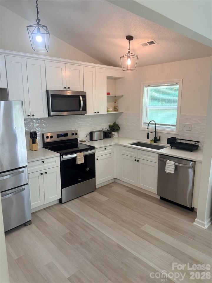 5819 Woodrock Ct - Photo 6 of 17