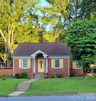 featured image of 1024 8th St Ne