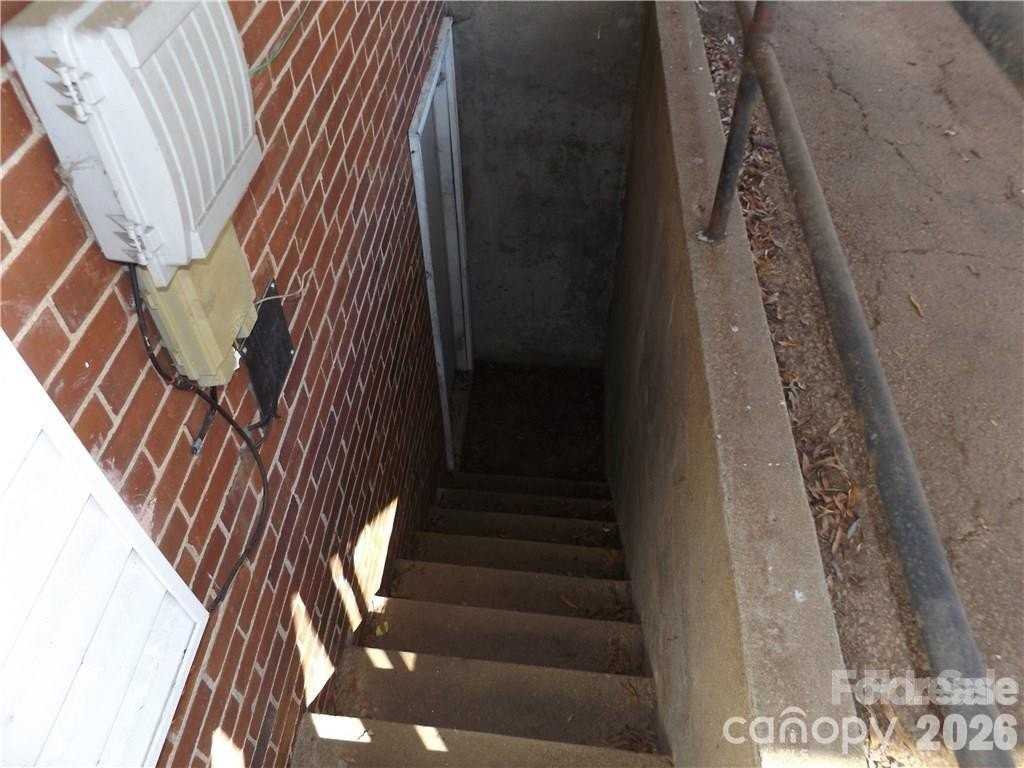 1024 8th St Ne - Photo 4 of 10