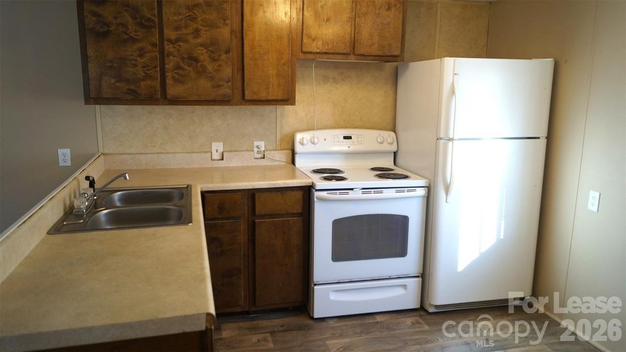 412 Copeland Park - Photo 3 of 9