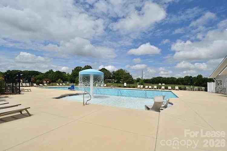 119 Pecan Grove Ln - Photo 3 of 25