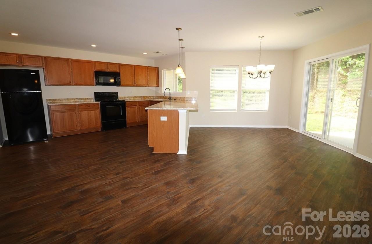 13011 Lake Erie Ln - Photo 3 of 31