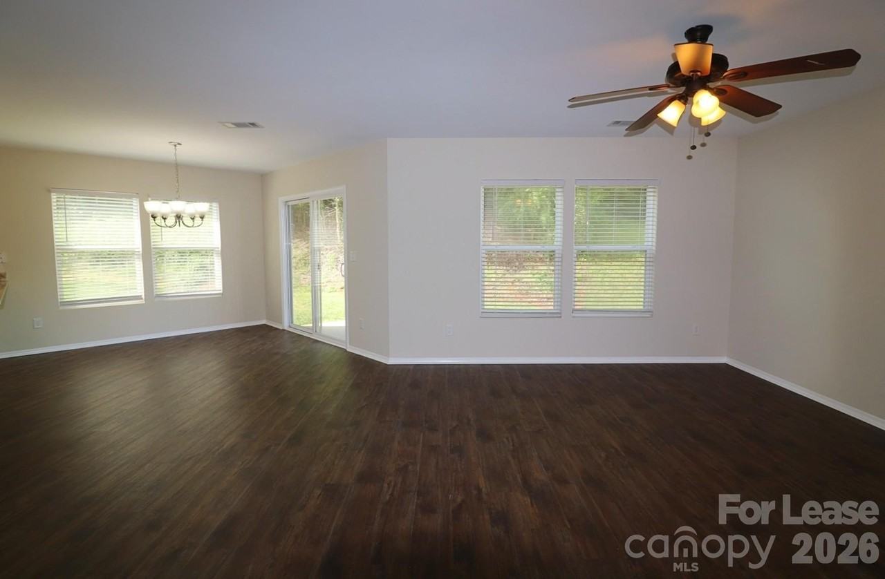 13011 Lake Erie Ln - Photo 6 of 31