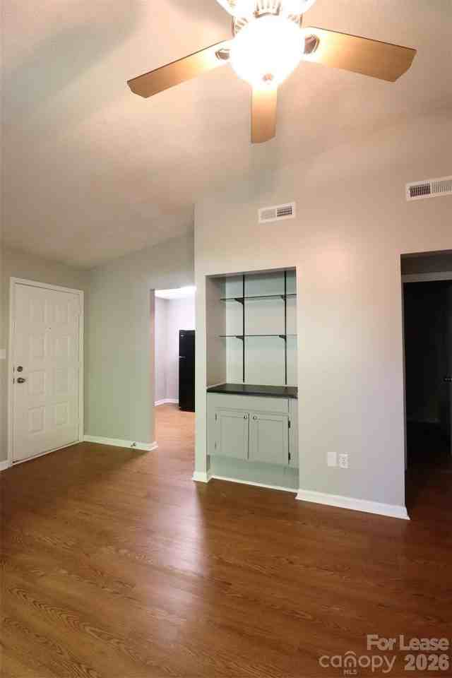 1472 Riverwood Ct - Photo 4 of 10
