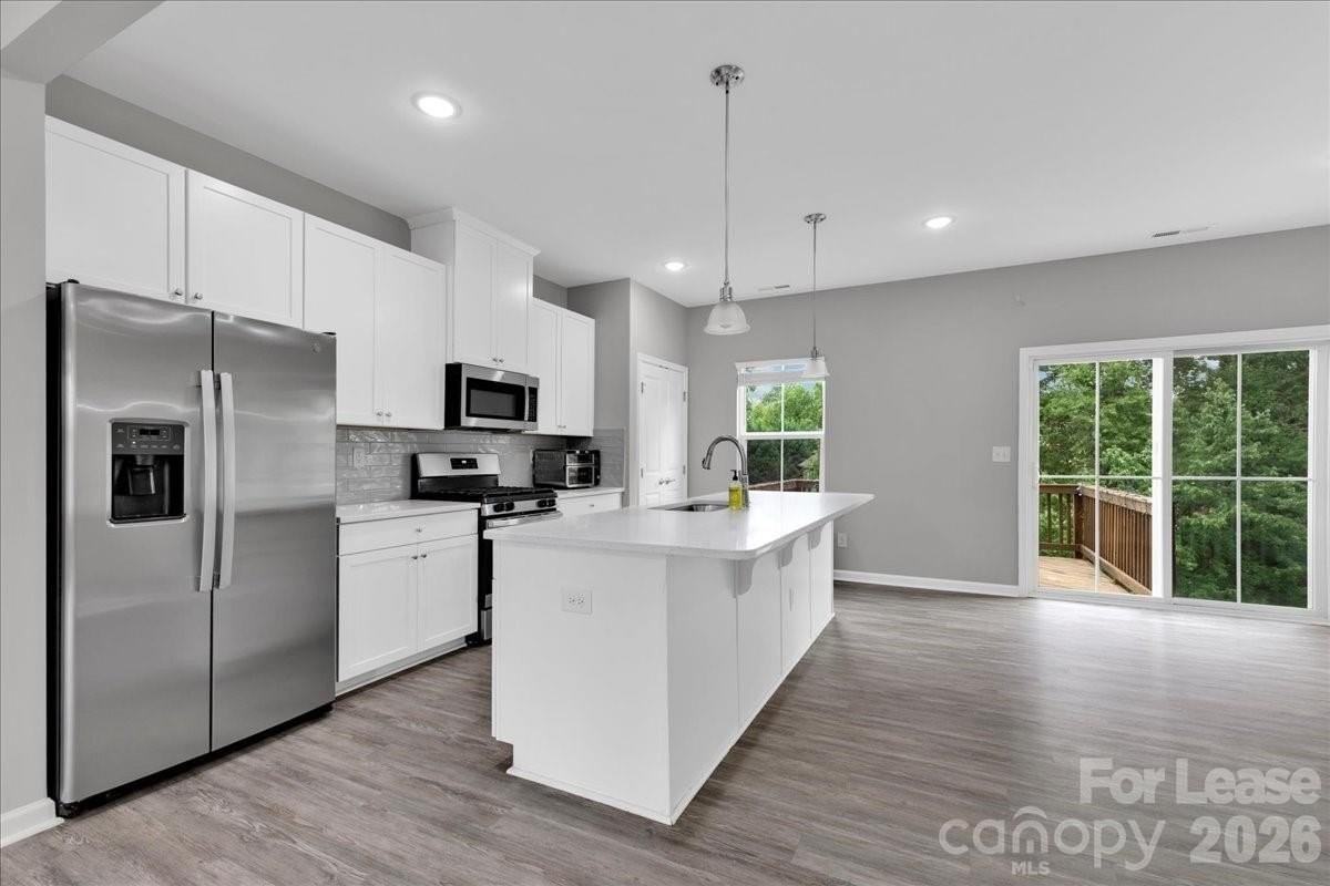 2611 Grantham Place Dr - Photo 4 of 26