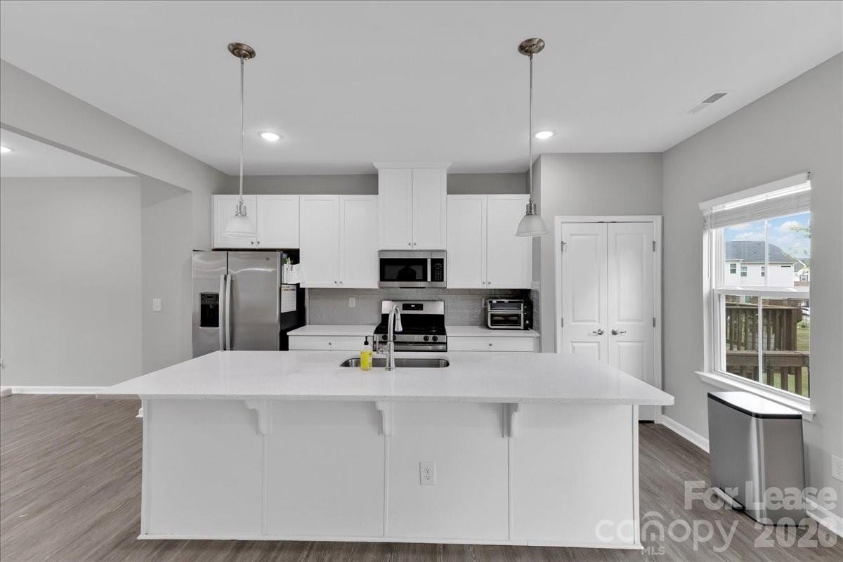 2611 Grantham Place Dr - Photo 5 of 26
