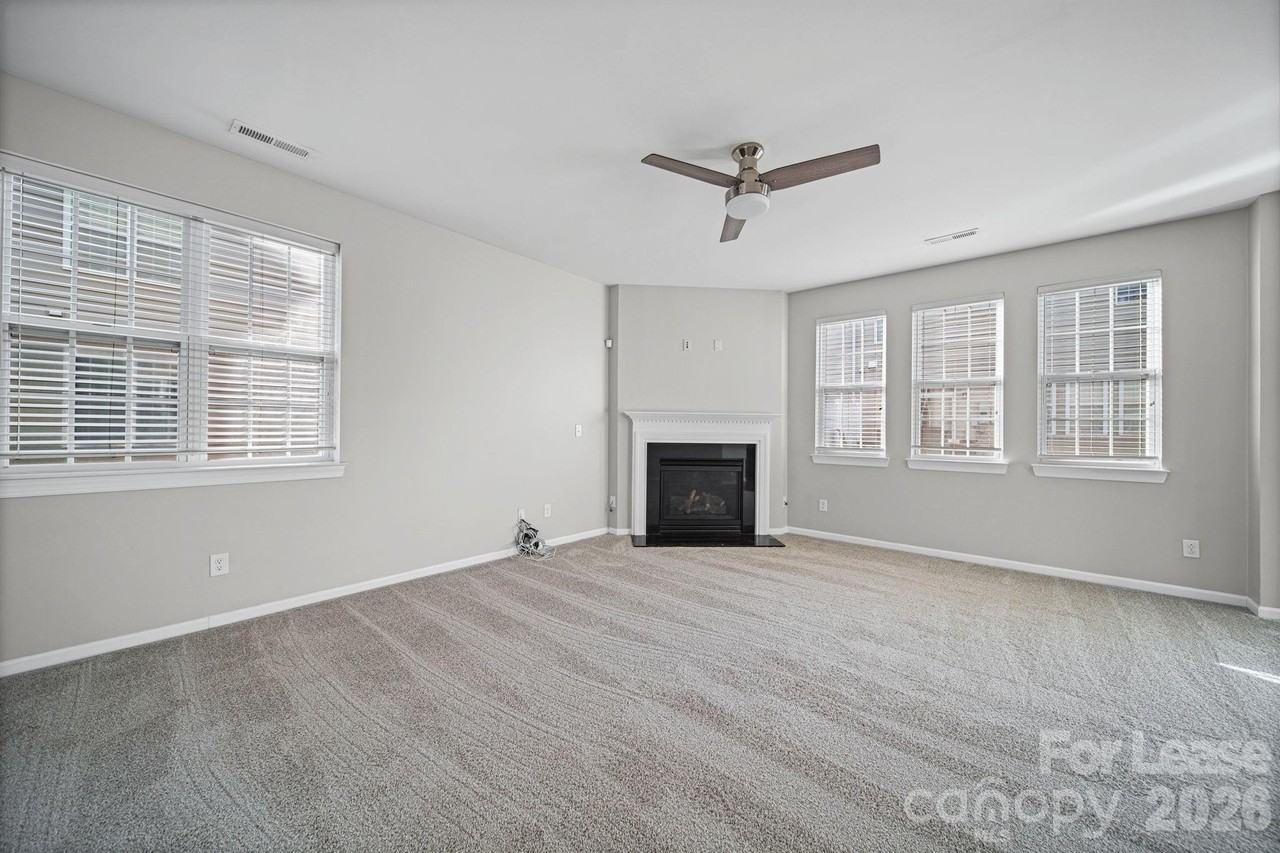 5470 Allison Ln - Photo 5 of 39
