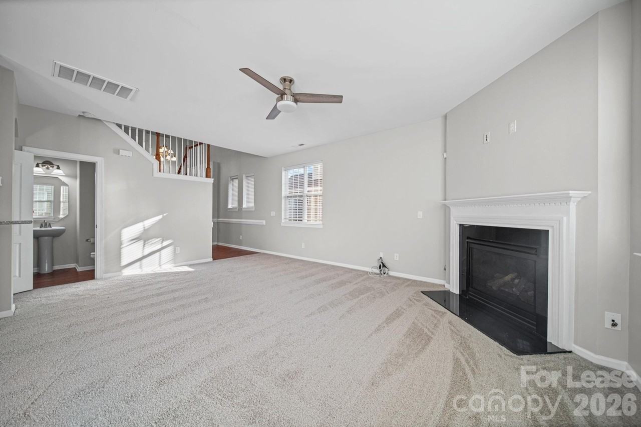 5470 Allison Ln - Photo 6 of 39