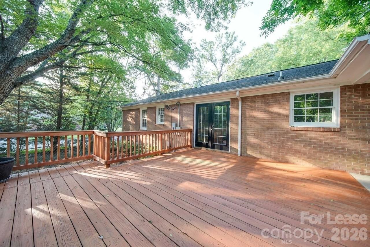 6700 Castlegate Dr - Photo 7 of 48