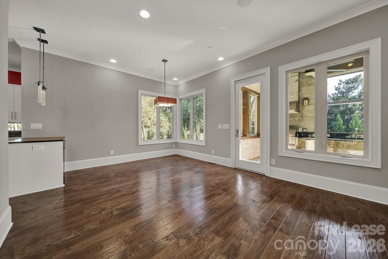 2011 Sharon Ave - Photo 7 of 48