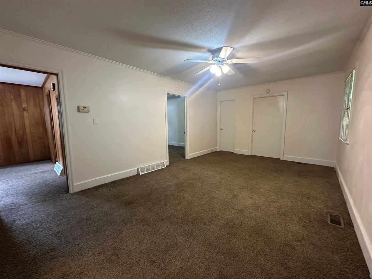 1213 Summerland Dr - Photo 4 of 13