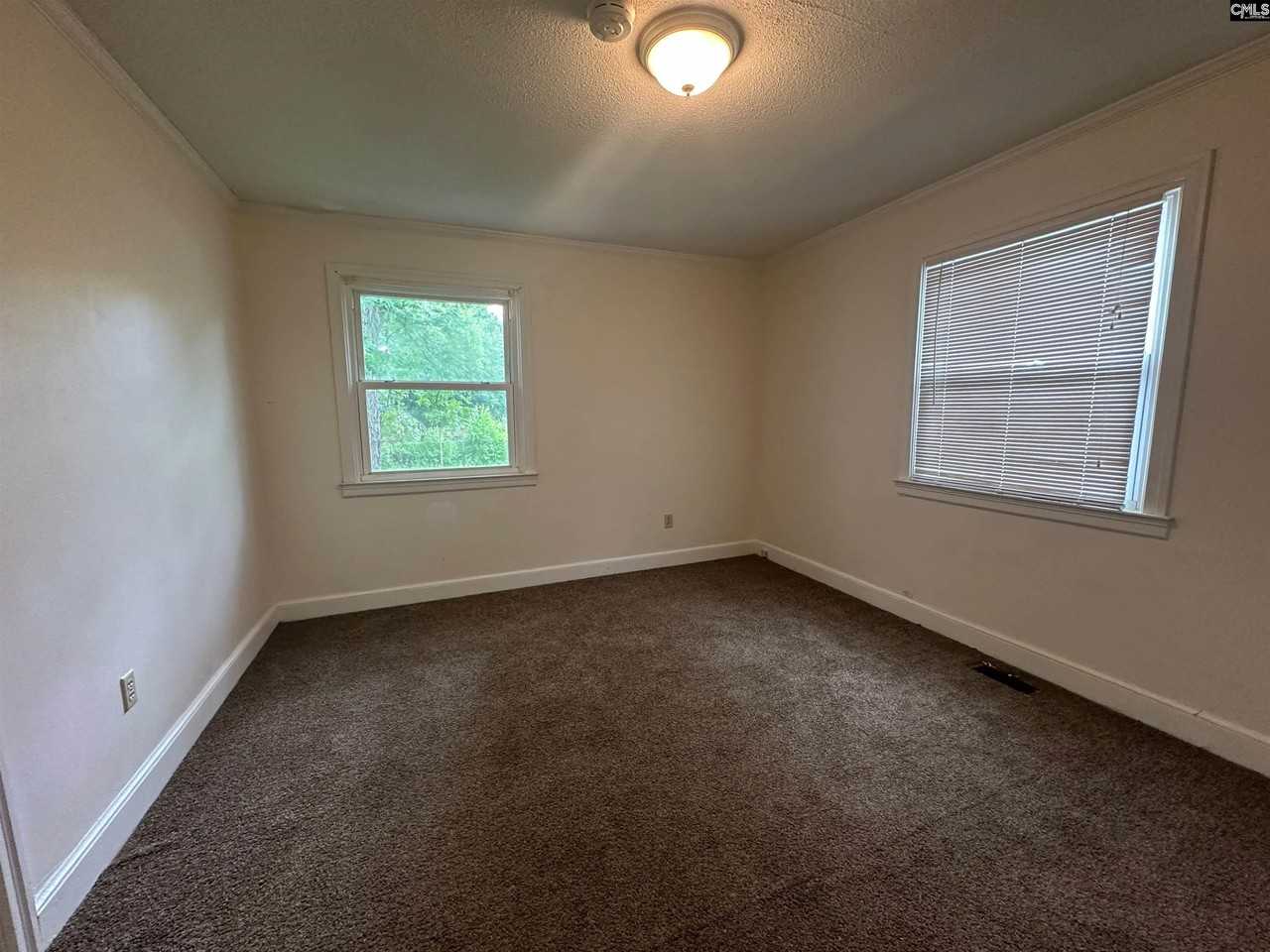 1213 Summerland Dr - Photo 7 of 13