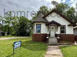 featured image of 614 10th St Ne #1
