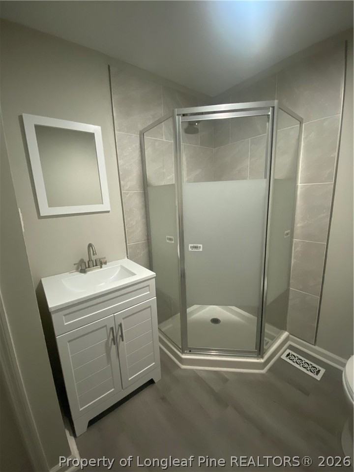 671 Wiltshire Rd - Photo 3 of 11