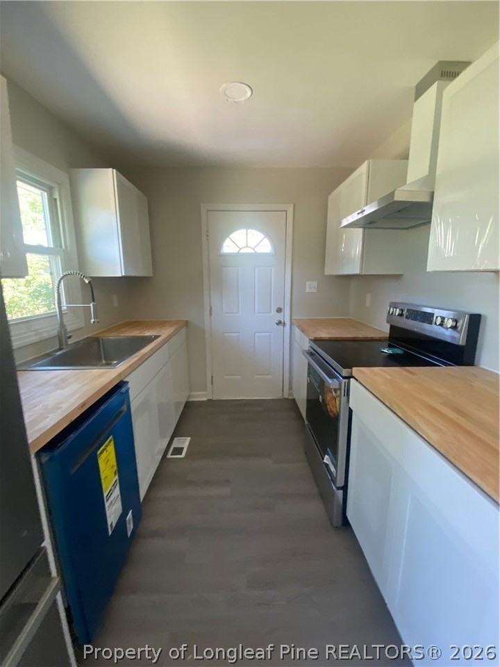 671 Wiltshire Rd - Photo 4 of 11