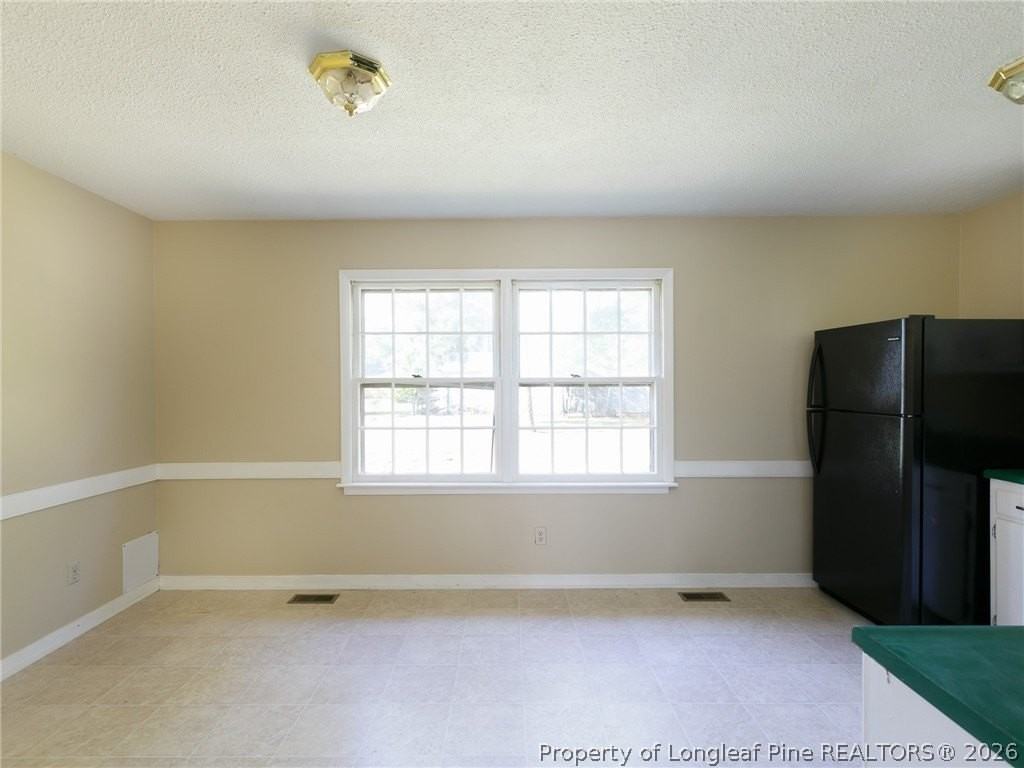 3249 Glenmore Dr - Photo 5 of 16
