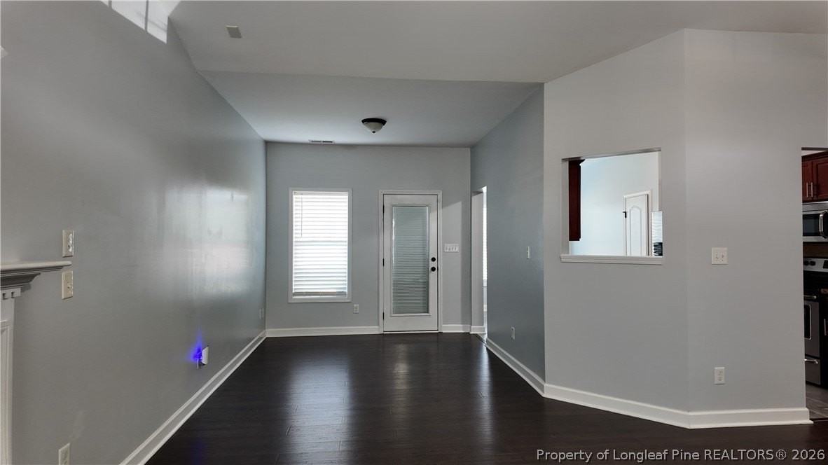 5317 Nessee St - Photo 4 of 20
