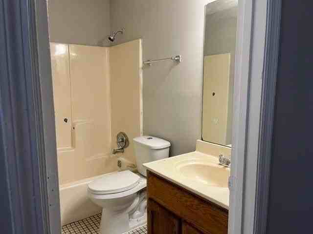 818 Greenhedge Dr - Photo 5 of 10