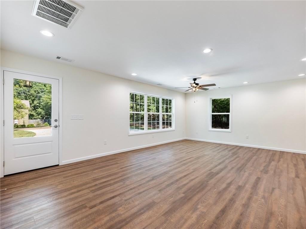 8079 Beachwood Dr - Photo 5 of 48