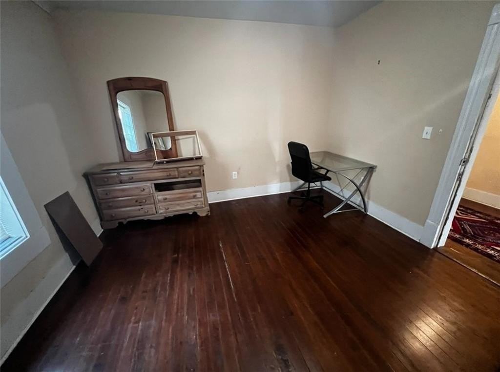1059 Hampton St Nw - Photo 2 of 23