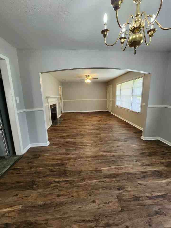 1213 Mcree Dr - Photo 2 of 9