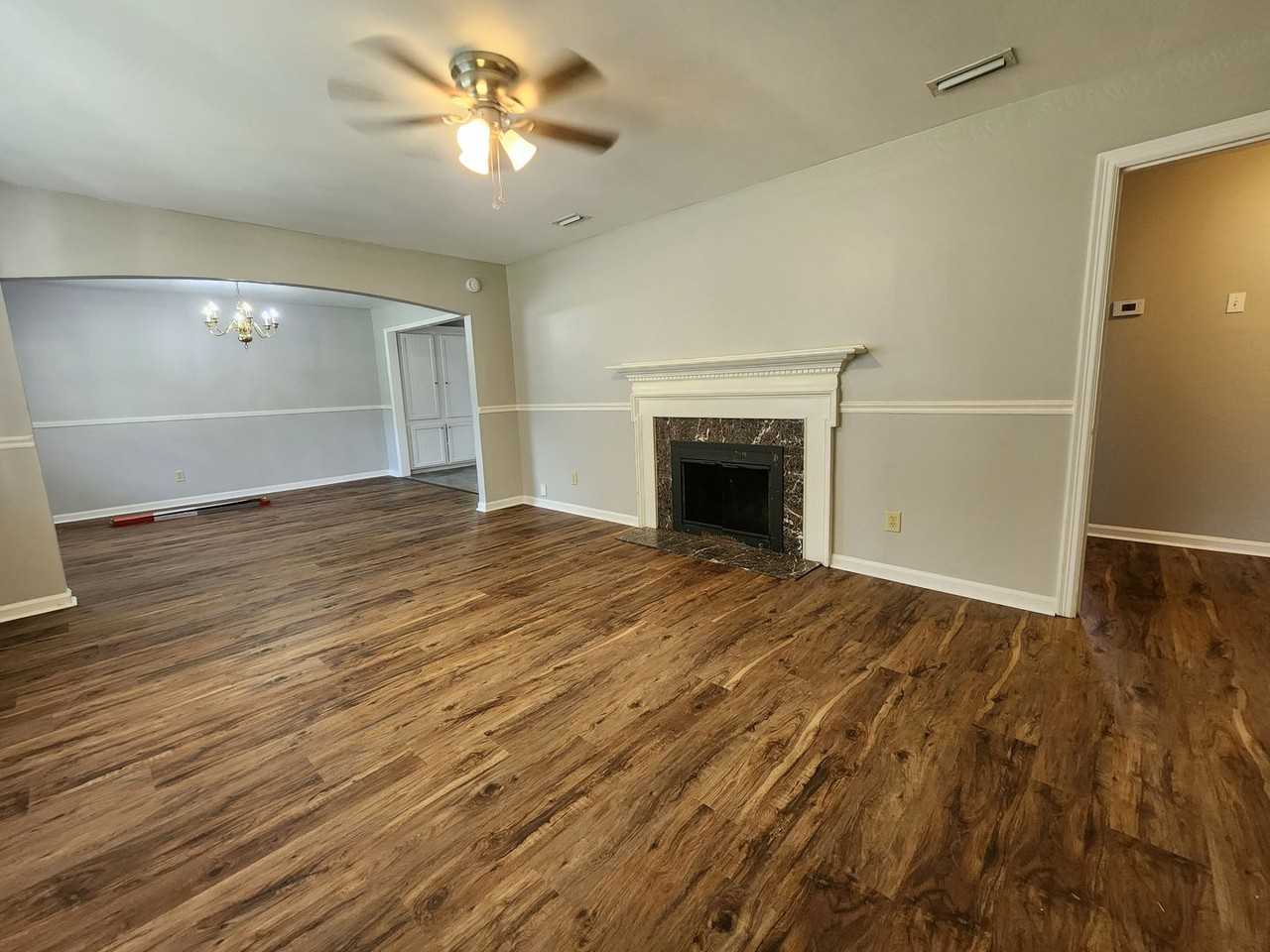 1213 Mcree Dr - Photo 3 of 9