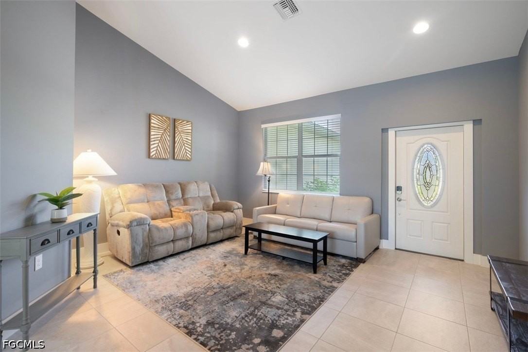 825 Se 5th Pl - Photo 4 of 20