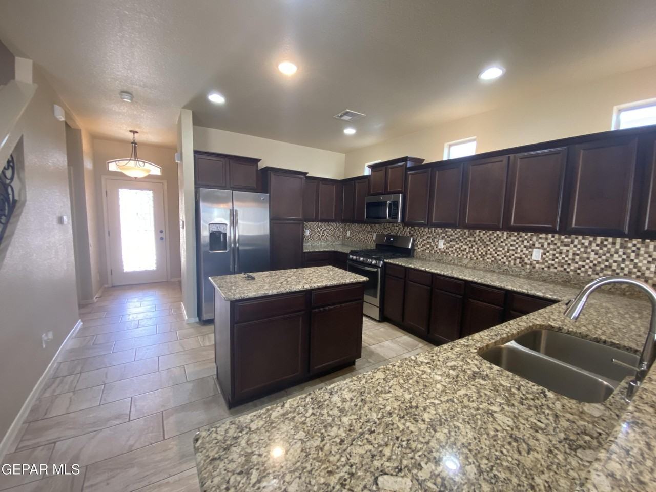 408 La Puesta Dr - Photo 3 of 24