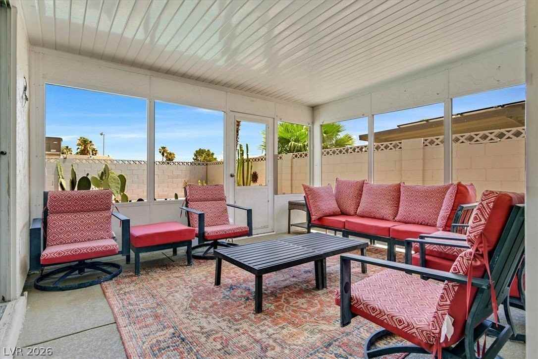 3956 Clear View Dr - Photo 7 of 30