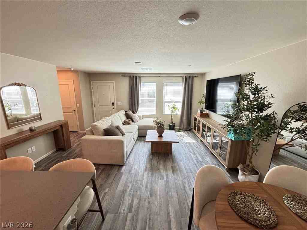 6173 Hibiscus Garden St - Photo 5 of 21