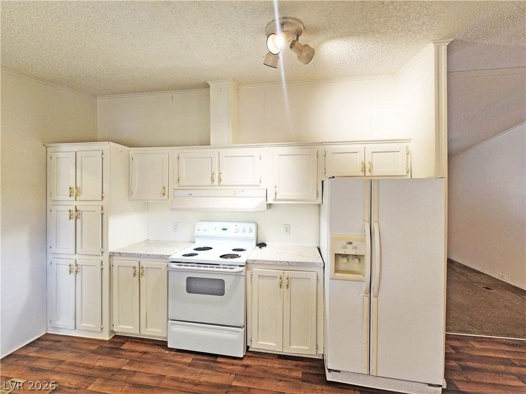 1441 W Betty Ave #1 - Photo 6 of 23