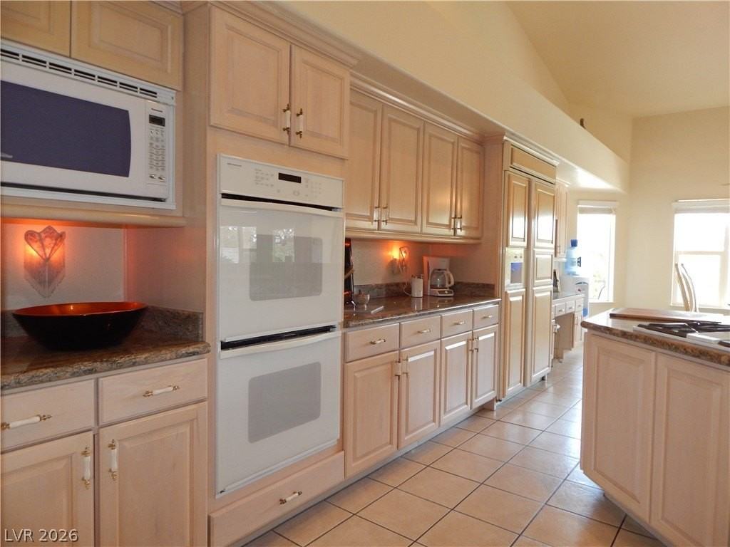 1320 Crystal Valley Dr - Photo 5 of 31