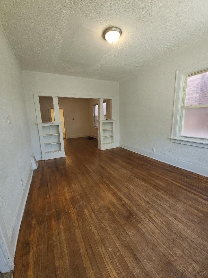 1361 Ellsworth St - Photo 3 of 10
