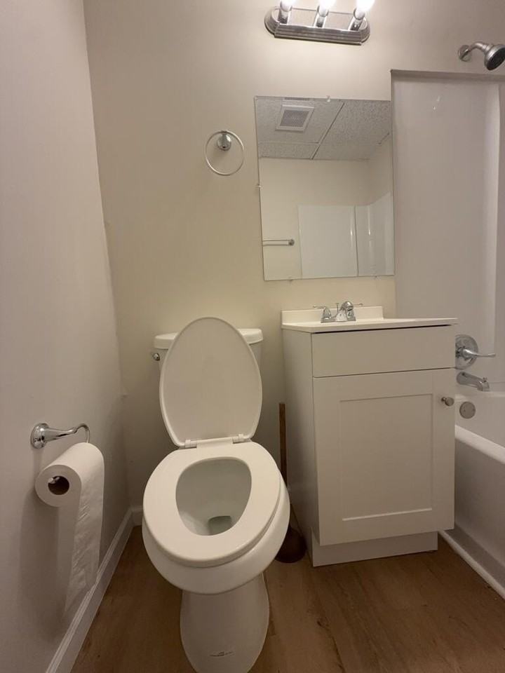 1361 Ellsworth St - Photo 6 of 10