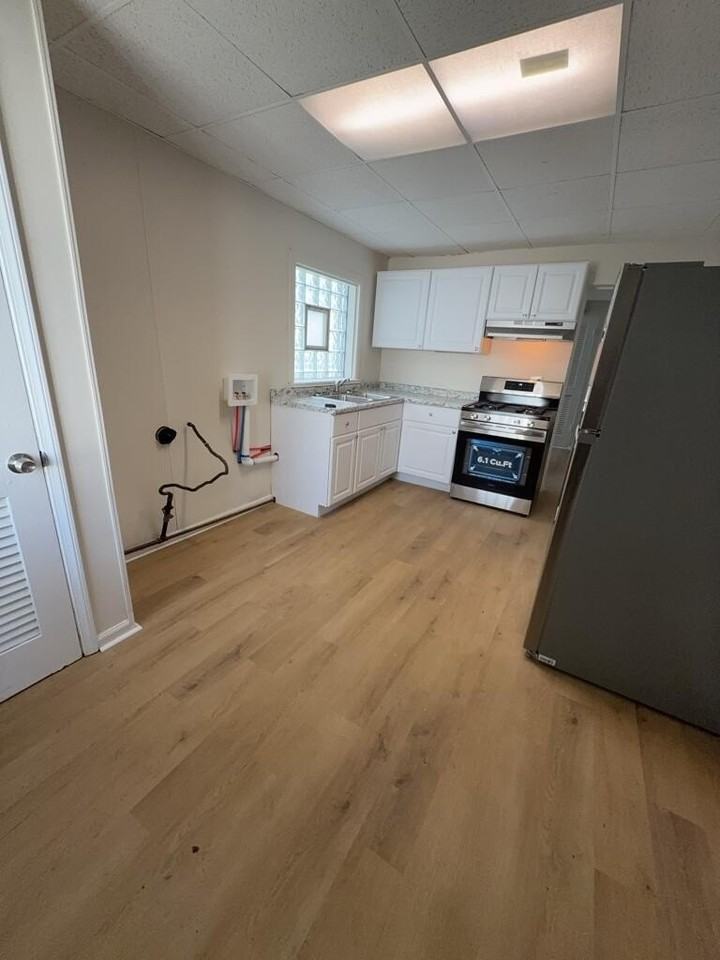 2425 Prospect St - Photo 5 of 8