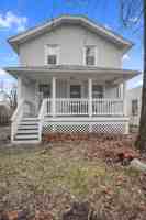 featured image of 423 S Maple Ave