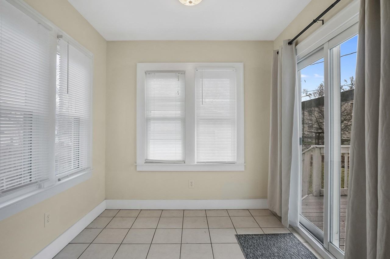 423 S Maple Ave - Photo 4 of 18