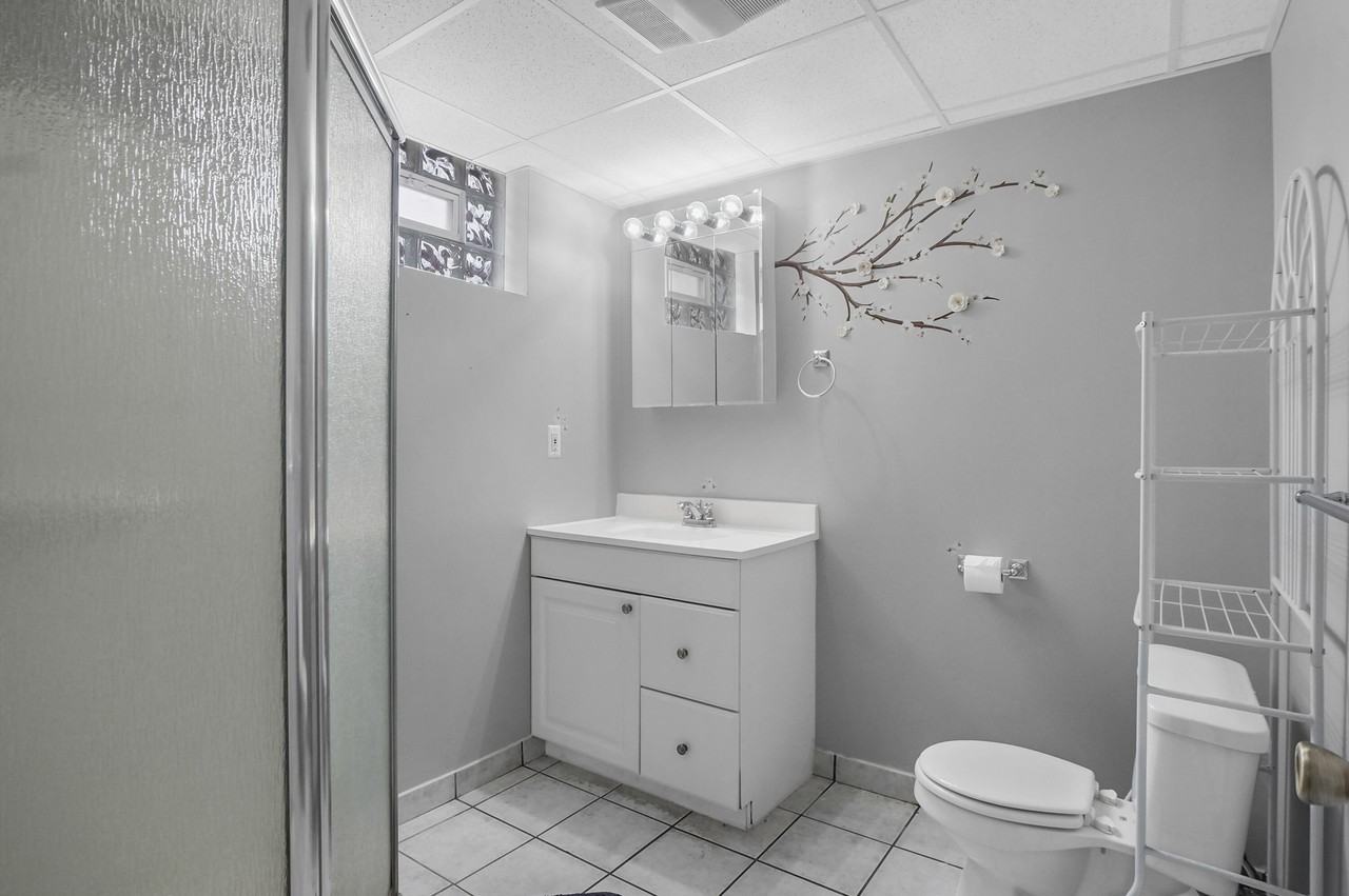 423 S Maple Ave - Photo 6 of 18