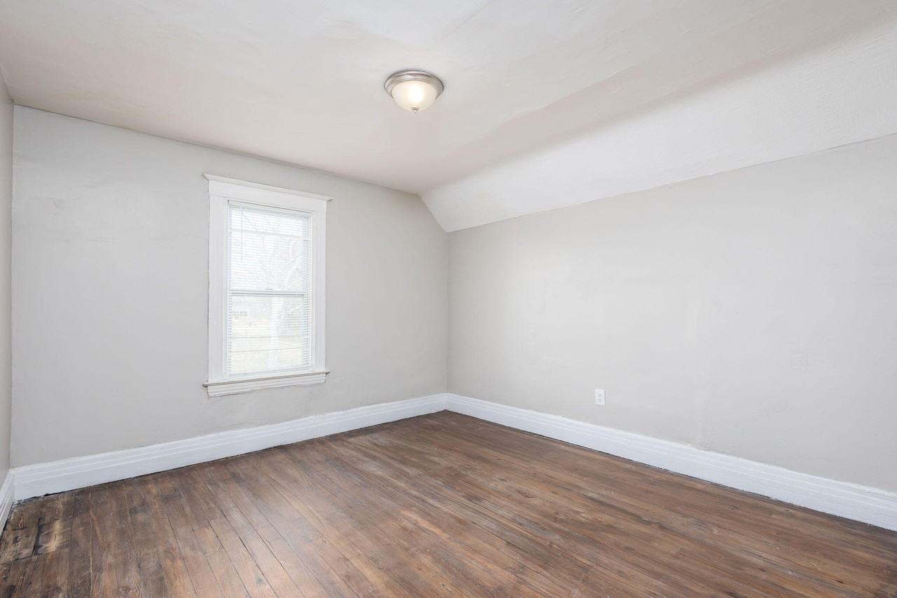 614 E Euclid St - Photo 7 of 11